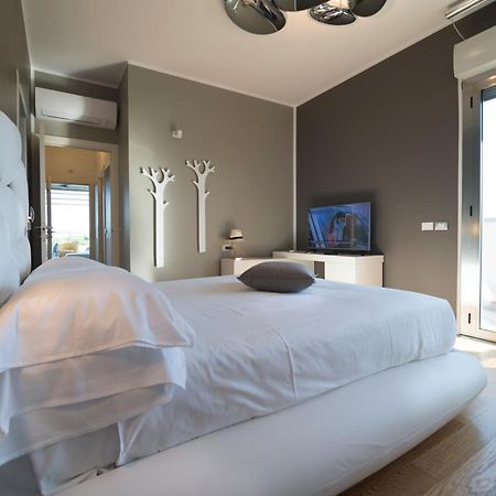 The One Hotel - Designed For Adults - Pet Lovers Riccione Dış mekan fotoğraf